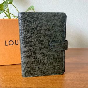 Louis Vuitton Green Taiga Leather Agenda PM Passport Wallet w/  Stickers & Paper